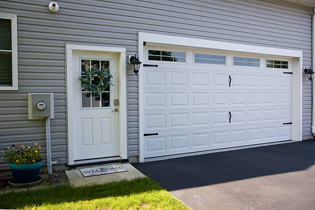24/7 Emergency Garage Door Panel Replacement experts in Yoakum County County, TX